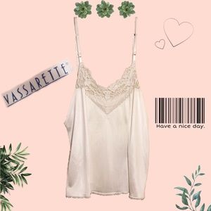 VASSARETTE Vintage White Lace Top